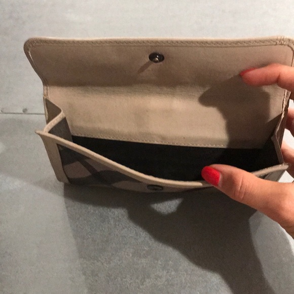Authentic Burberry Wallet - Picture 7 of 7